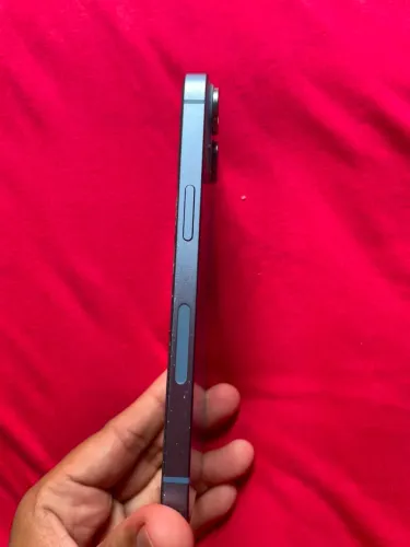 iPhone 14 azul semi novo