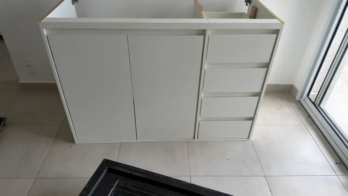 Armário de cozinha (inferior) R$400,00 em ótimo estado.