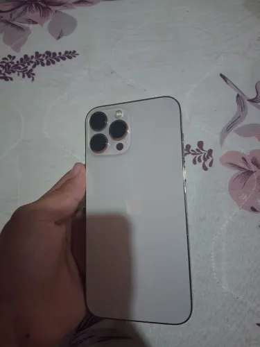 Vende-se iPhone 13 pro Max 256 gb semi novo