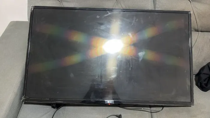 SMART TV LG 43 POLEGADAS QUEBRADA