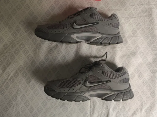 Tênis Nike v5 chumbo