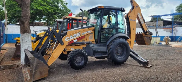 Retroescavadeira Case 580N