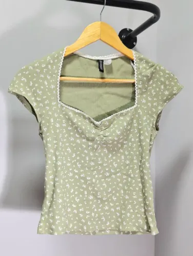 ?Blusa Florzinha Verde Menta H&M Divided Canelada Renda Tam P