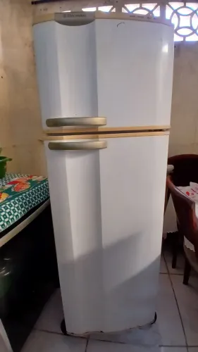Geladeira Electrolux DUAS PORTAS