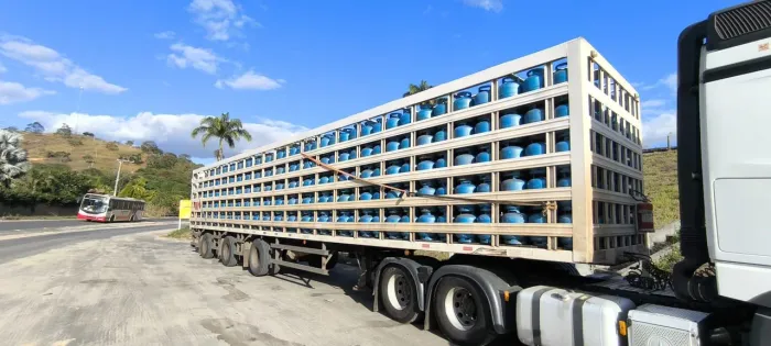 carreta semi reboque gaiola de gás