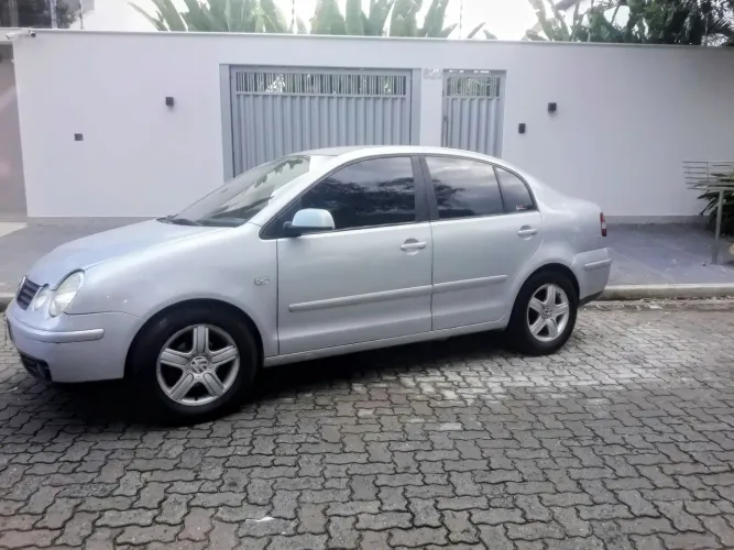 Volkswagen Polo Sedan 1.6 MI 101cv 8V 4P 2003
