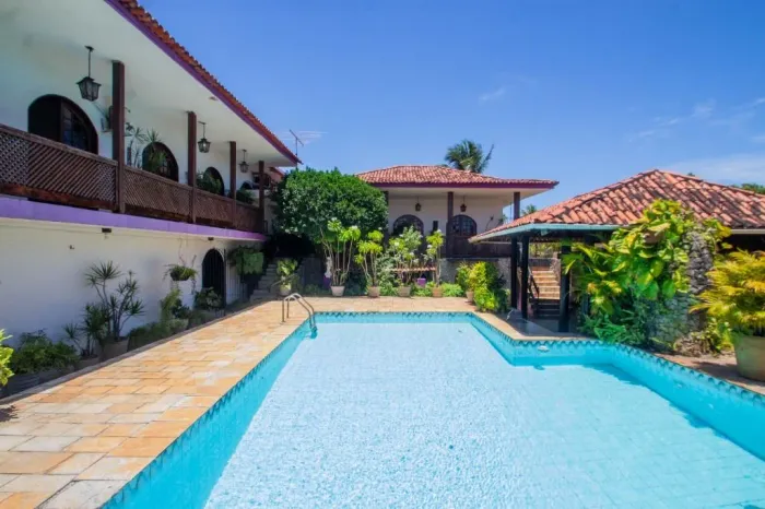 Casa à venda em Jaboatão com 05 Quartos