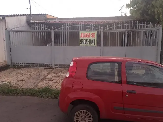 Casa Setor O norte frente toda na cerâmica 02 quartos, garagem 02 vaga.