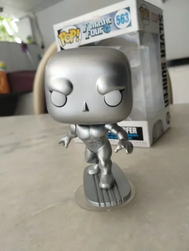 Funko Pop Surfista Prateado #563 Original com Caixa