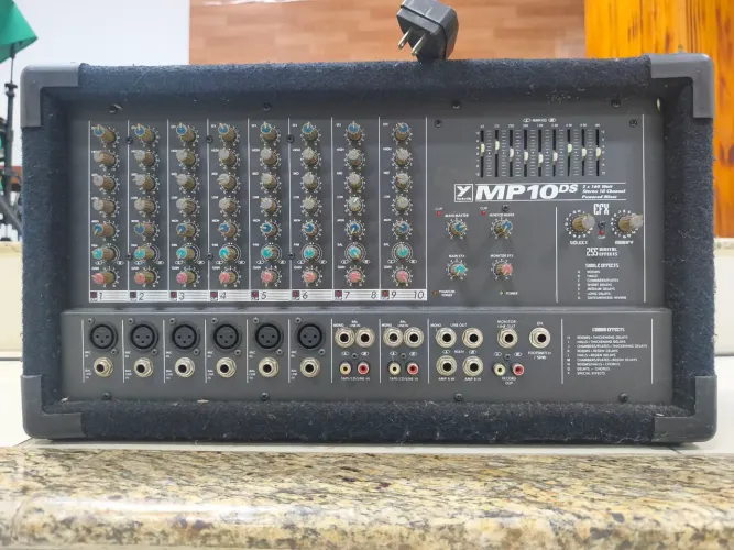 Caixa de som + Mesa de som amplificada cabeçote amplificador