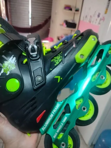 Patins profissional semi novo