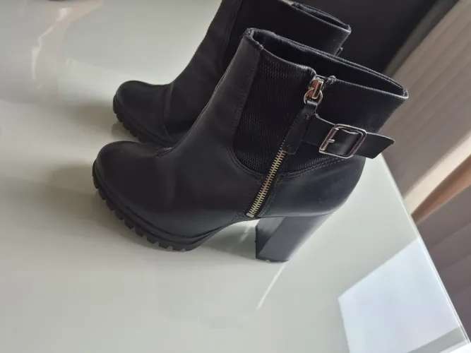 Bota Dakota preta