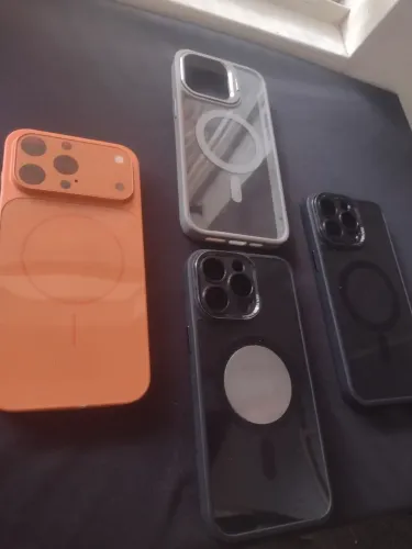 4 capinhas iPhone 15 e 17 