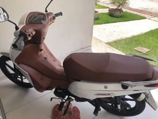 Vendo uma moto