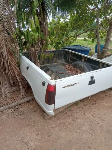 Vende-se carroceria da silverado em bom estado de conservação