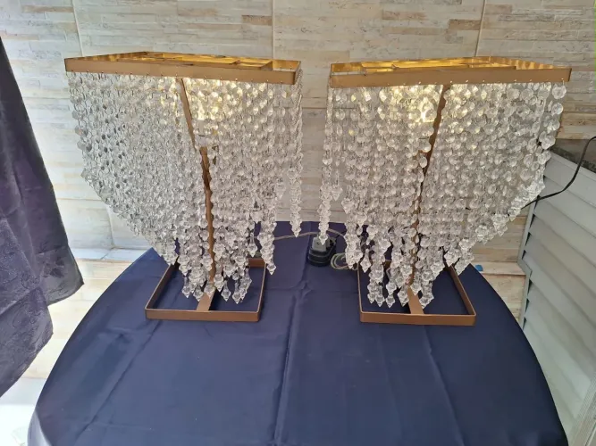 Lustre de mesa cristal pendente.