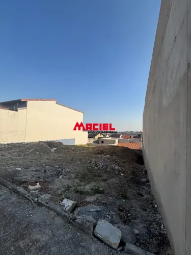 Oportunidade Terreno com pequeno declive no Santa Julia venha conferir!