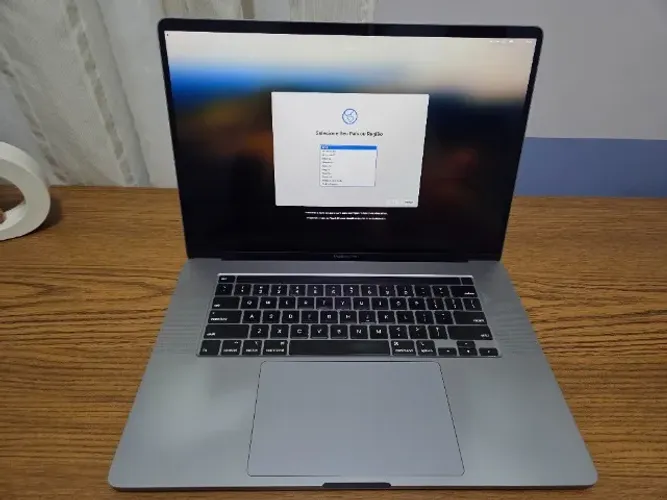Apple MacBook Pro 2019 16" 3072 px x 1920 px Intel i7 Intel UHD Graphics 630 16GB de Ram