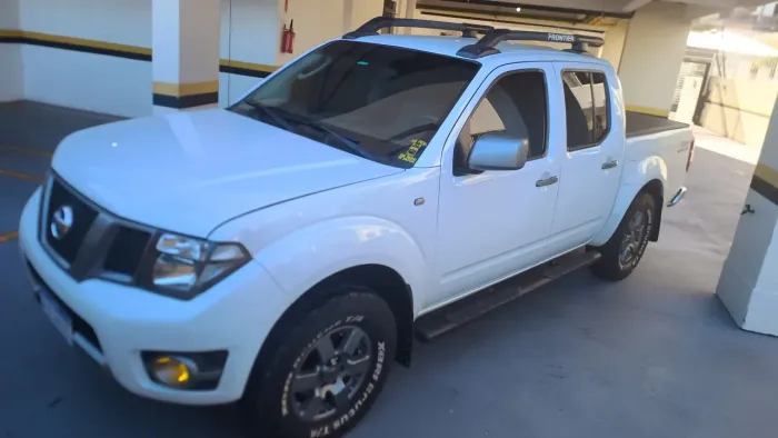Nissan Frontier SV AT. CD 4X4 2.5 TB Dies. Aut. 2016