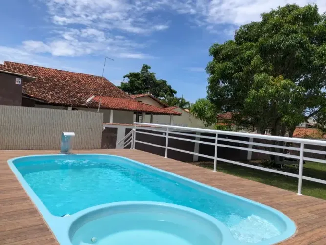 Casa com piscina para até 15 pessoas