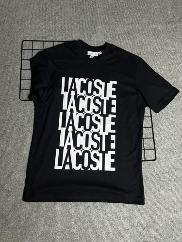 Camiseta Lacoste com estampa Preta
