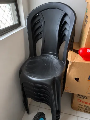Conjunto de 4 cadeiras plástica monobloco preta