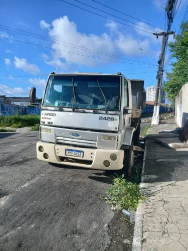 Vendo caçamba Ford cargo 2428