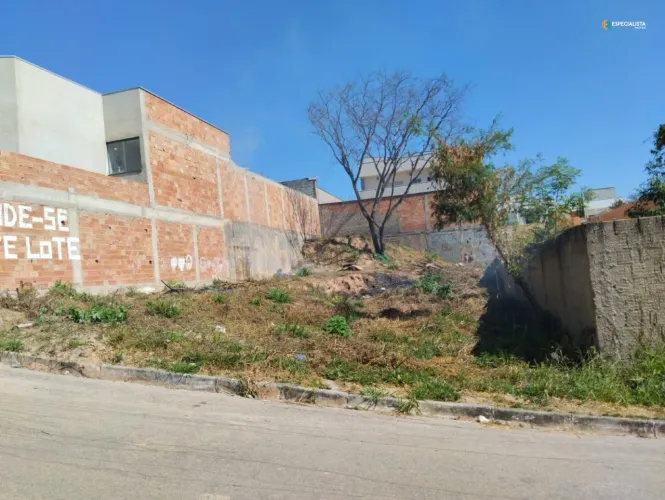 Lote de 360 m² à venda no Bairro São Damião, em Vespasiano