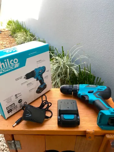 PARAFUSADEIRA E FURADEIRA PHILCO 12V