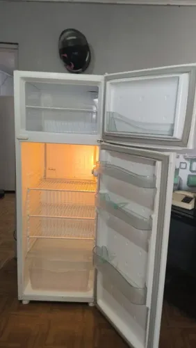 Geladeira Consul gelo seco