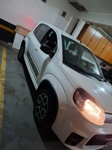 Fiat Uno Sporting 1.4 EVO Fire Flex 8V 4P 2015