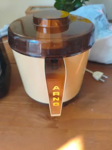 Espremedor de Laranja Arno
