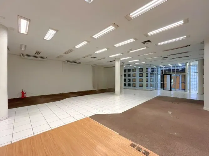 Loja para locação na Bento Gonçalves.