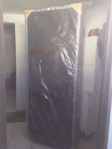 Base de cama box sem marca de uso