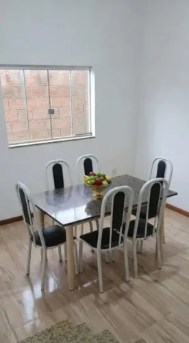 Mesa de Granito + 6 cadeiras