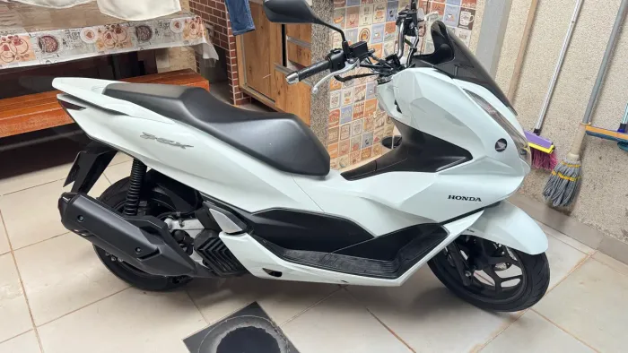 Pcx 2023 branca perolizada 6 mil km