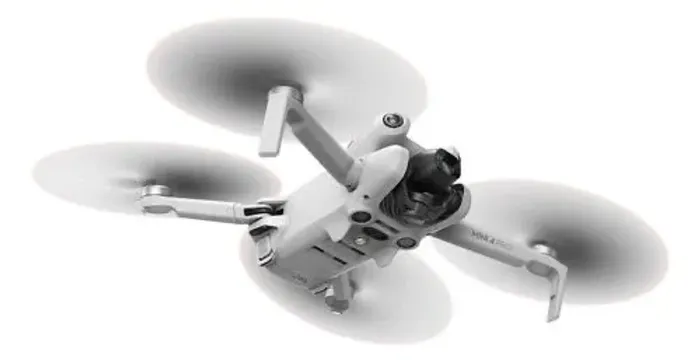 Mini drone DJI Mini 4 Pro Fly More Combo com câmera 4K cinza 3 baterias (Com Tela)