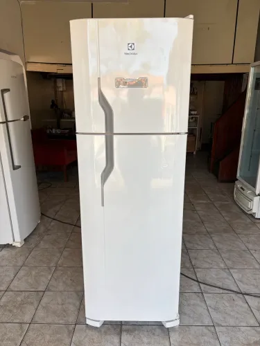 GELADEIRA DUPLEX ELETROLUX FROST FREE EM ÓTIMO ESTADO!!!