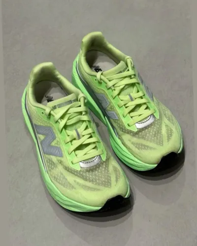 Tênis New Balance Rebel V5