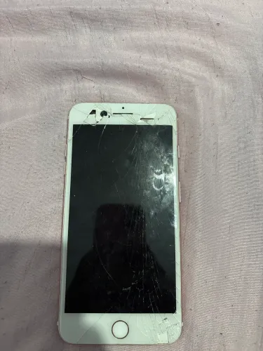 Vendo iPhone 7 Plus ( para retirada de peças)