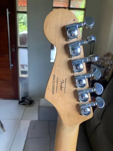 Guitarra Squier Bullet Strat 