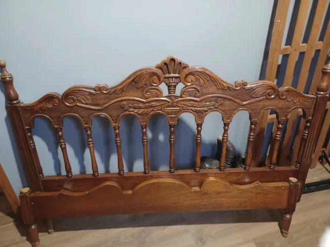 Cama antiga madeira maçica