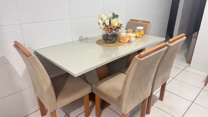 Mesa de jantar de 6 cadeiras
