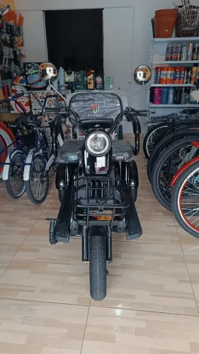Triciclo elétrico