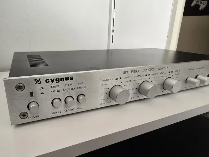 Cygnus Stereo Audio Mixer SM400 - Revisado