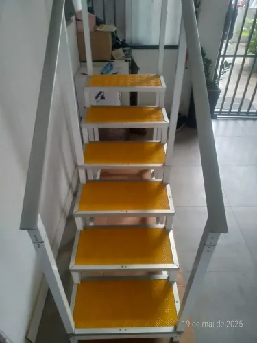 Escada de alumínio