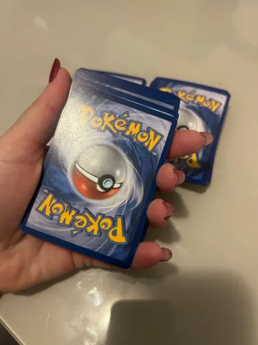 200 cartas Pokémon originais