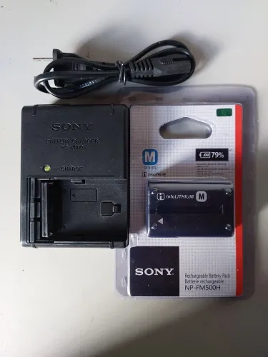 Kit Carregador Sony Bc-vm10 E Bateria Np-fm500h Lacrada