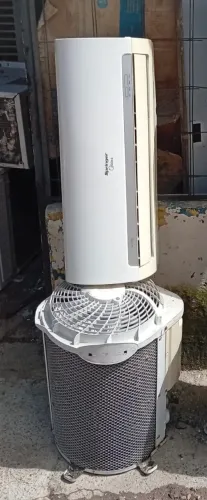 Ar condicionado de 9 mil btus serpentina de cobre e gás recolhido