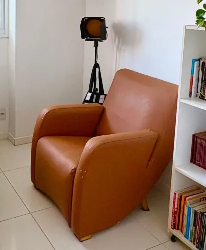 Poltrona Couro Caramelo